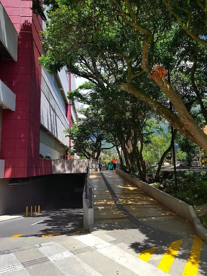 Casa Centro Comercial La Central - Wifi - Outside Parking メデジン アパート